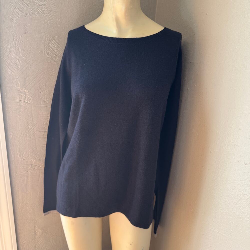 Vince cashmere sweater size small